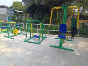เครื่องบริหารแขนและไหล่กลางแจ้งโครงเหล็กสีเขียว-เหลือง